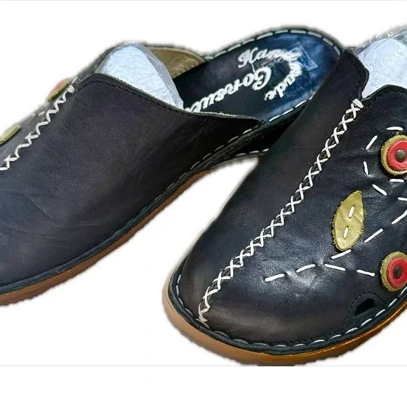 NWT Handmade Genuine Leather Black Embroidered Sandals Slip-On Mules Consuelo - Picture 8 of 14